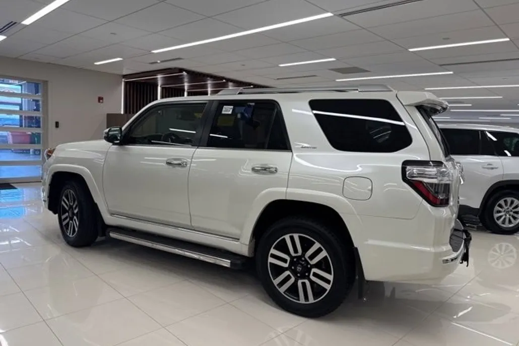 2023 Toyota 4Runner Limited photo 1