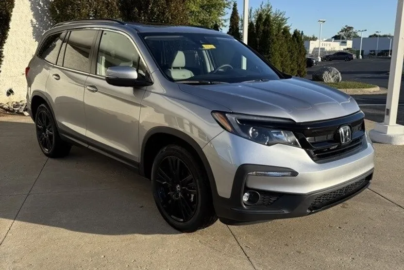 2022 Honda Pilot SE photo 1