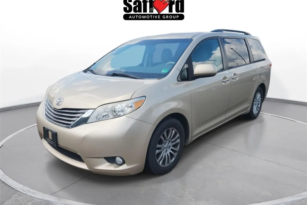 2014 Toyota Sienna XLE photo 1