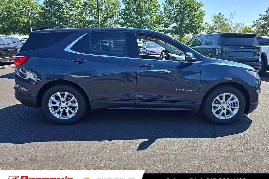 2019 Chevrolet Equinox LT photo 1