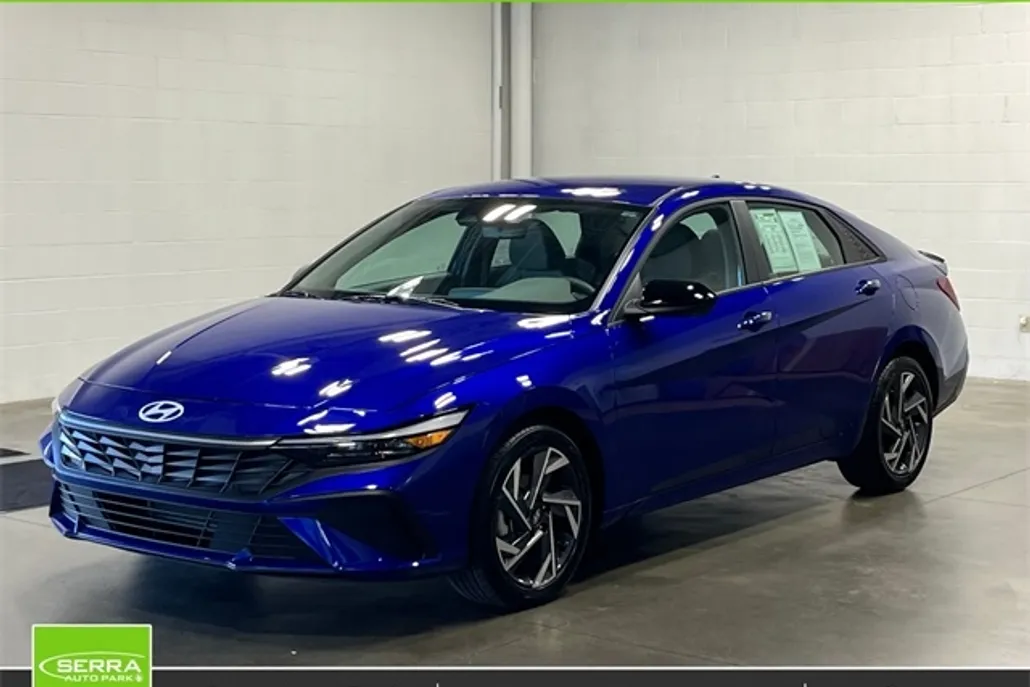 2025 Hyundai Elantra SEL Sport photo 1