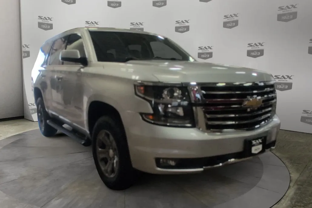 2019 Chevrolet Tahoe LT photo 1