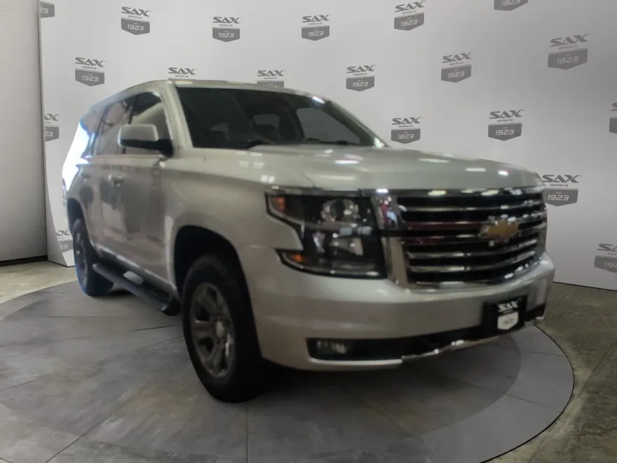 2019 Chevrolet Tahoe LT photo 1