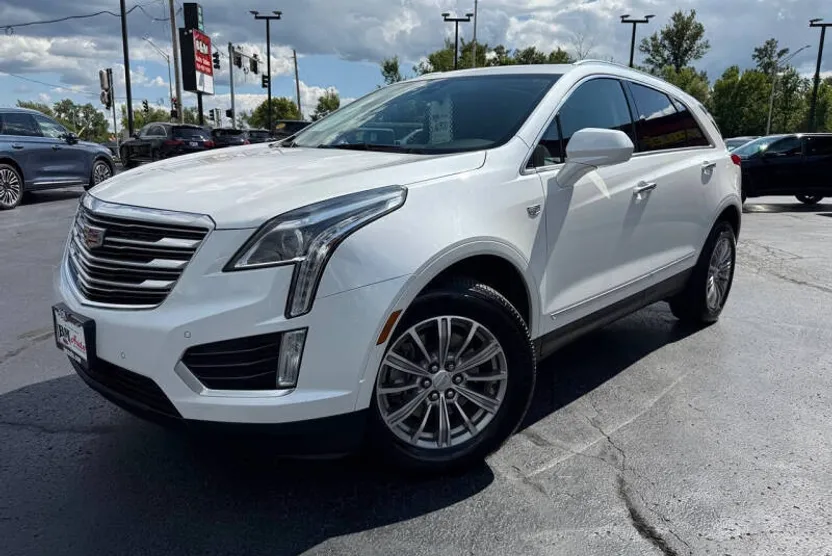 2017 Cadillac XT5 Luxury photo 1