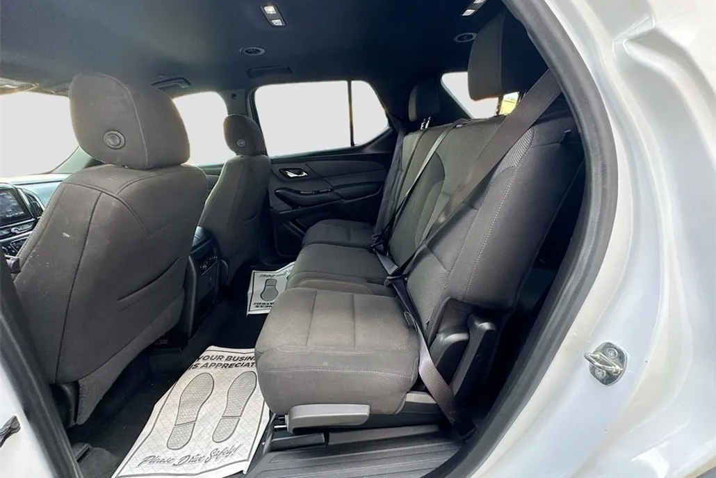 2023 Chevrolet Traverse Cloth photo 1