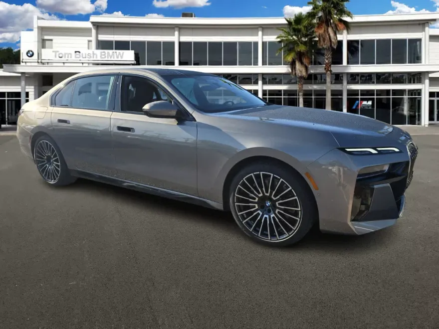 2025 Bmw 740i photo 1