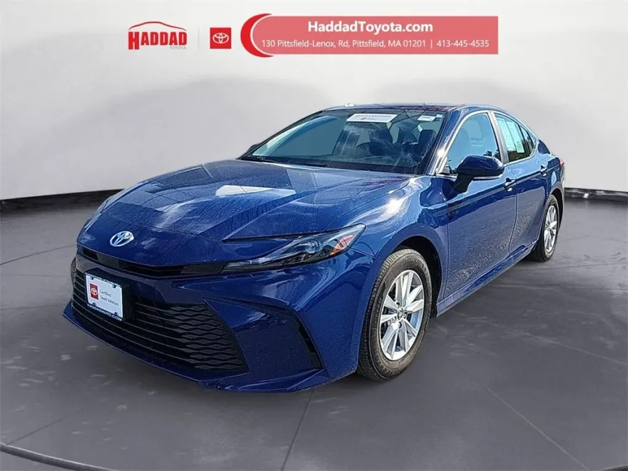 2025 Toyota Camry LE photo 1