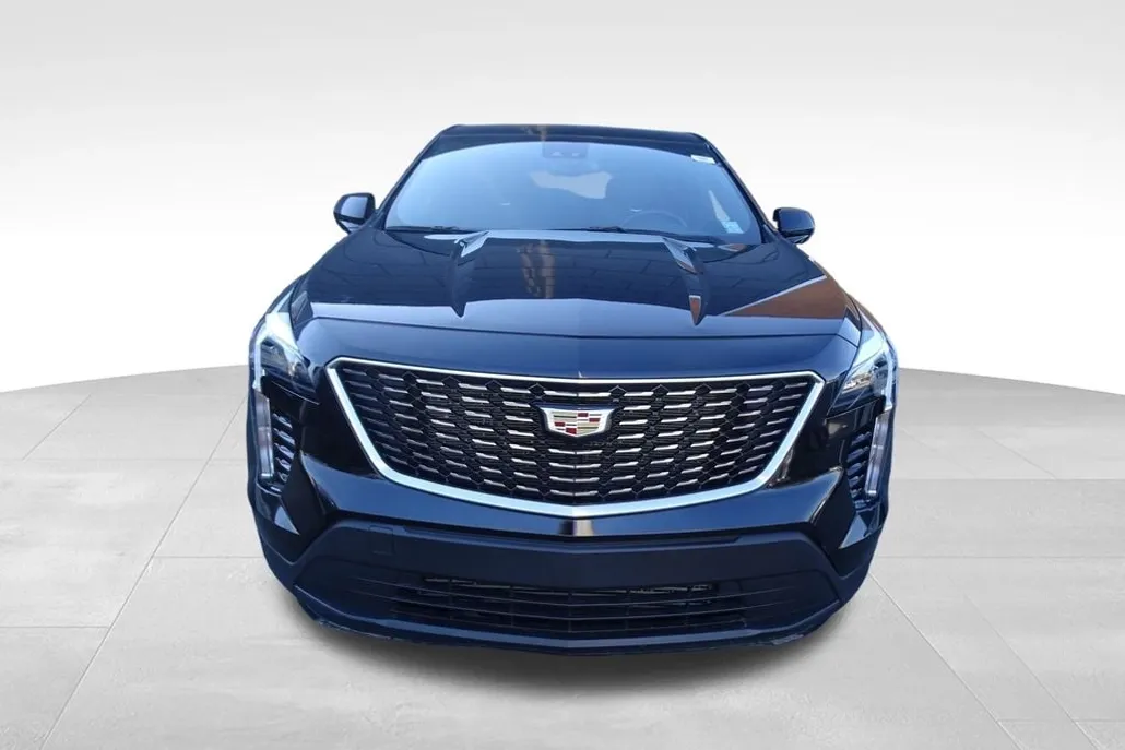 2022 Cadillac XT4 Luxury photo 1
