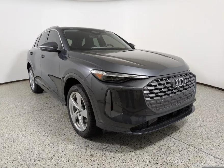 2025 Audi Q5 Premium Plus photo 1