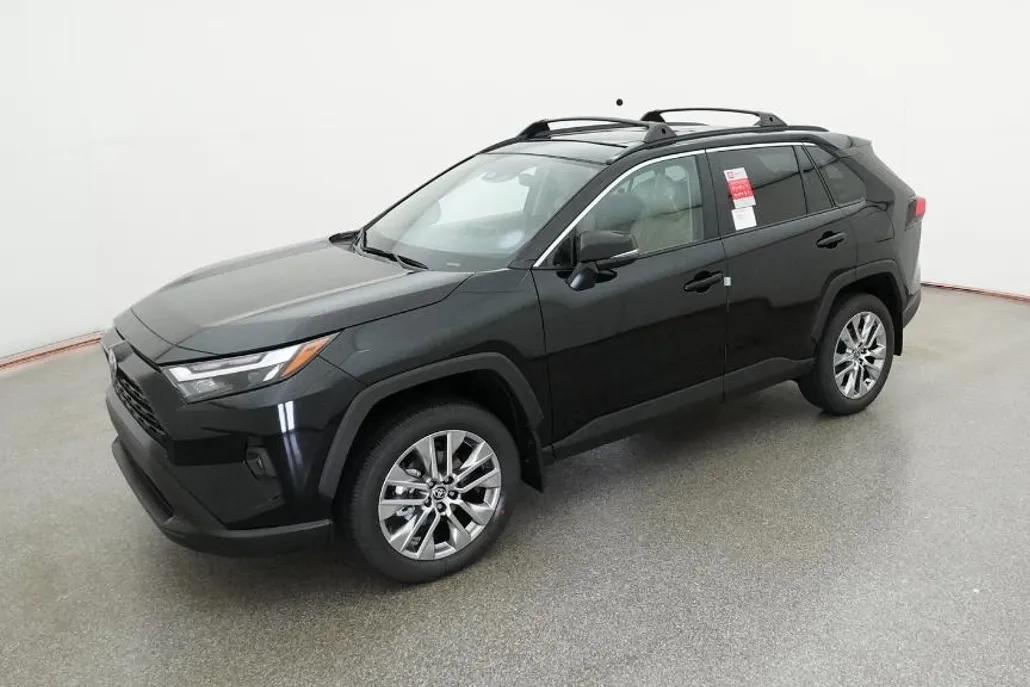 2025 Toyota RAV4 XLE Premium photo 1