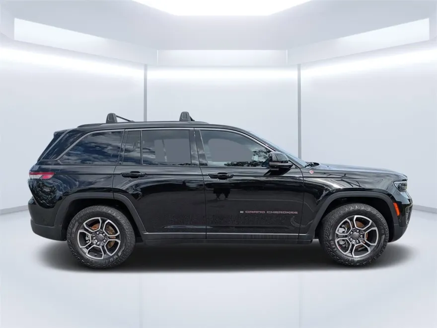 2022 Jeep Grand Cherokee Trailhawk photo 1