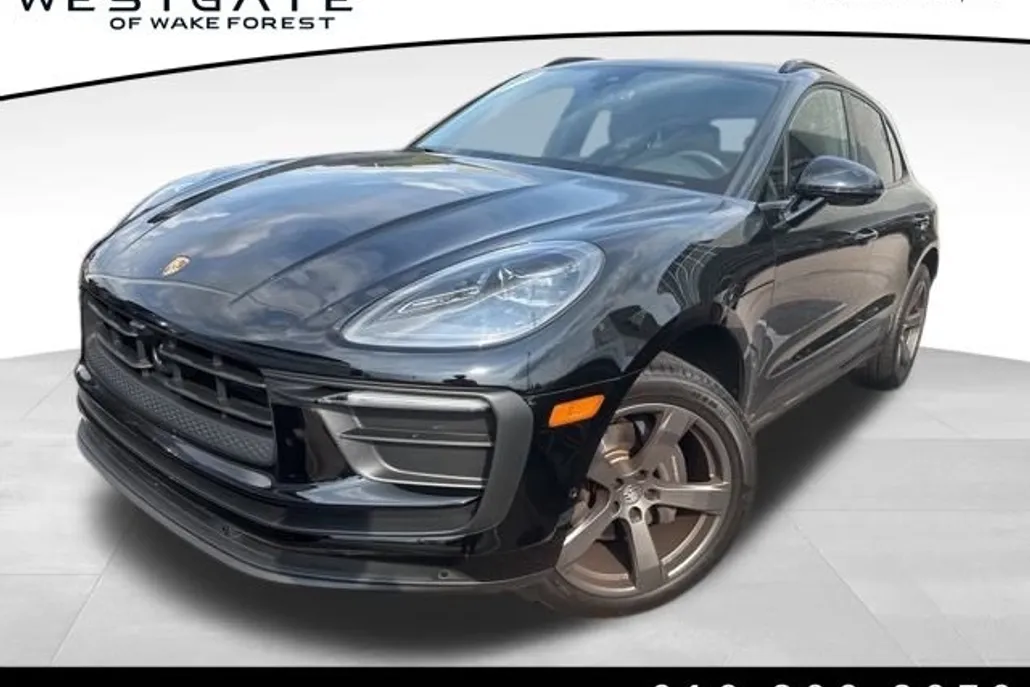 2024 Porsche Macan T photo 1
