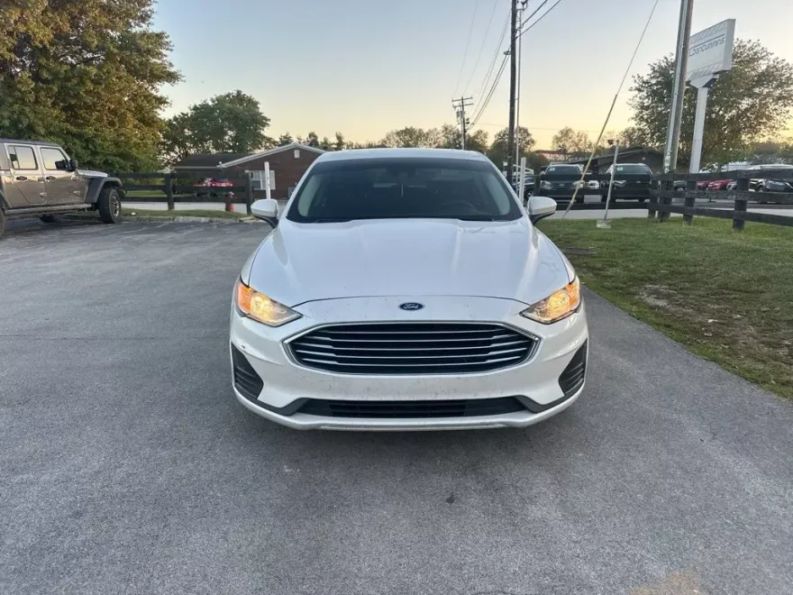 2019 Ford Fusion SE photo 1