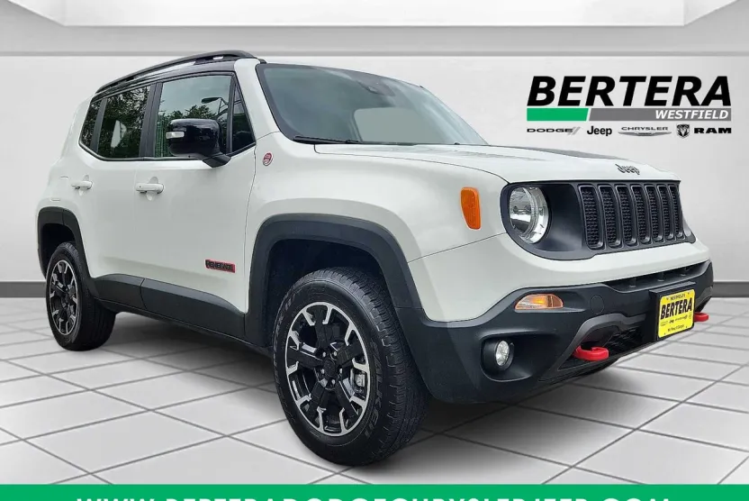 2023 Jeep Renegade Trailhawk photo 1