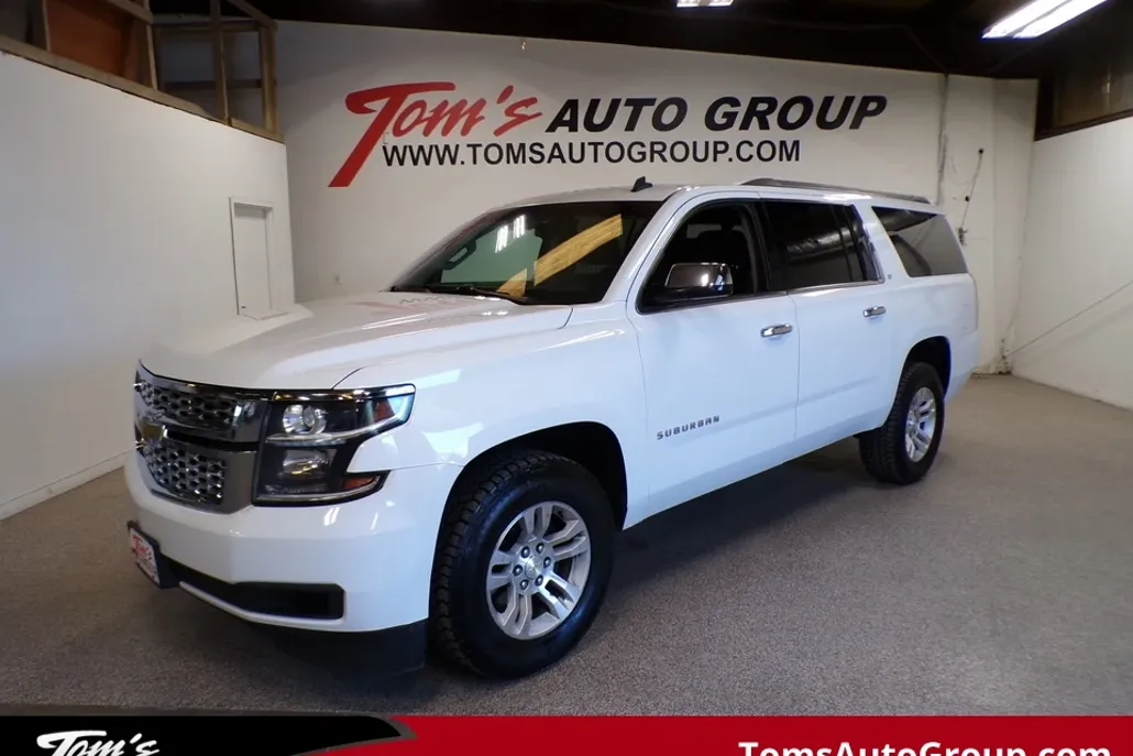 2015 Chevrolet Suburban LT photo 1