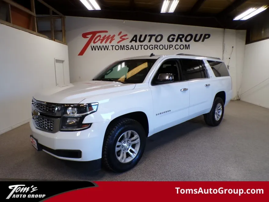 2015 Chevrolet Suburban LT photo 1