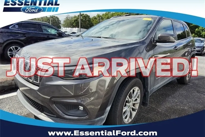 2019 Jeep Cherokee Latitude photo 1
