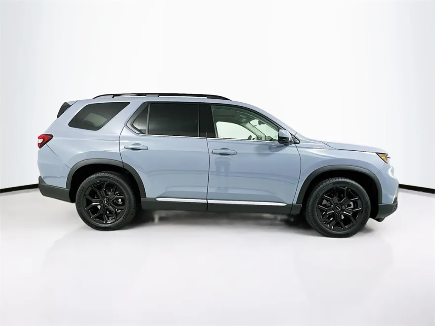 2025 Honda Pilot Touring photo 1