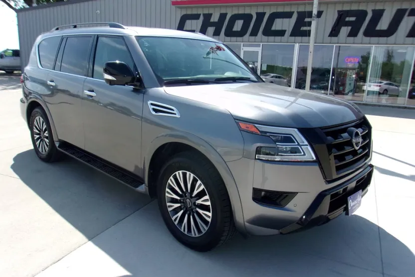 2023 Nissan Armada SL photo 1