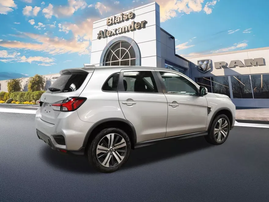 2025 Mitsubishi Outlander Sport SE photo 1