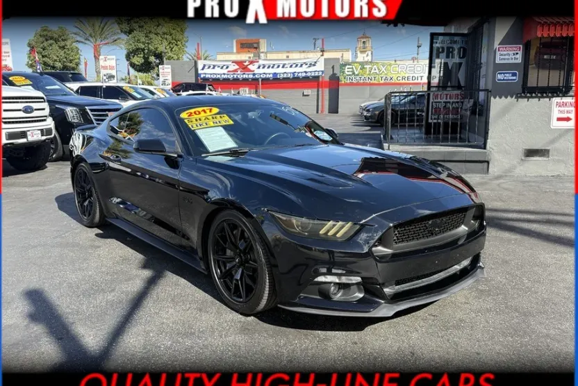2017 Ford Mustang GT photo 1