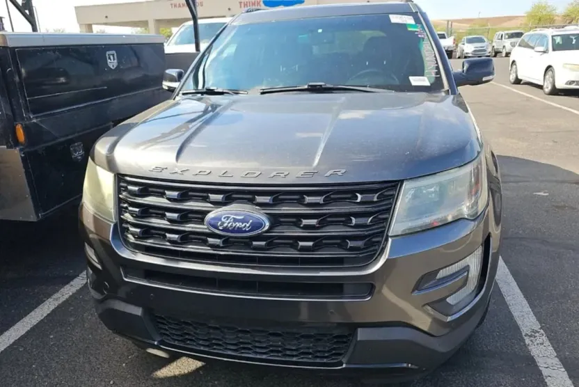 2016 Ford Explorer Sport photo 1