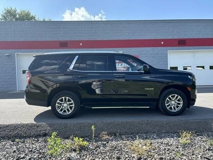2023 Chevrolet Tahoe LT photo 1