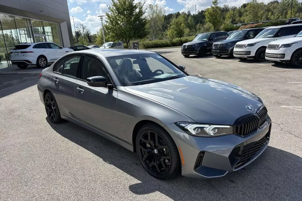 2025 Bmw 330i Sedan photo 1