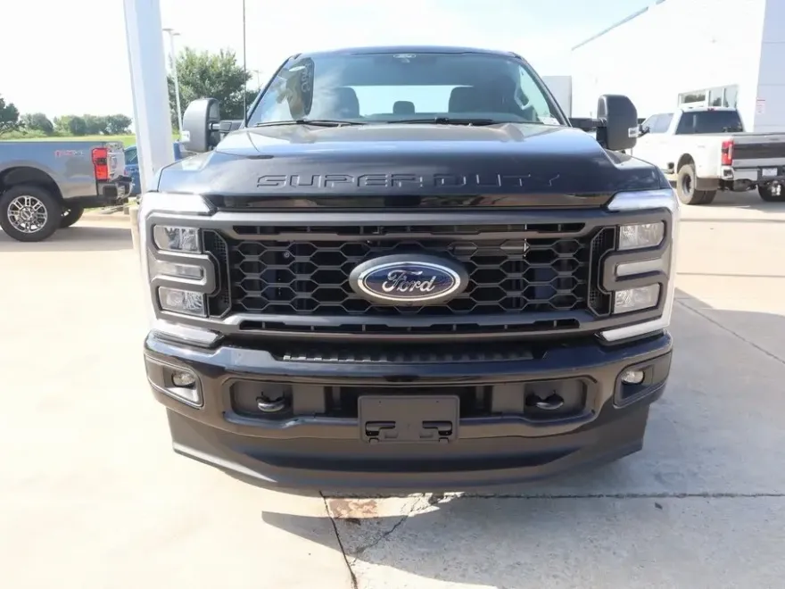 2025 Ford F-250 XL photo 1