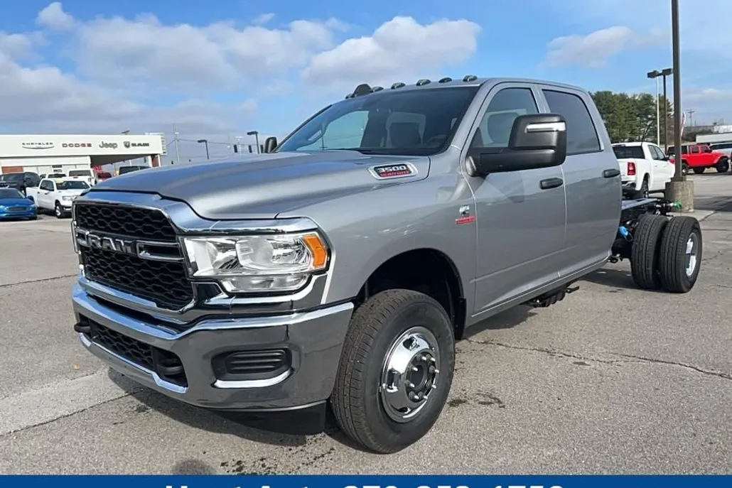 2024 Ram 3500 Tradesman photo 1