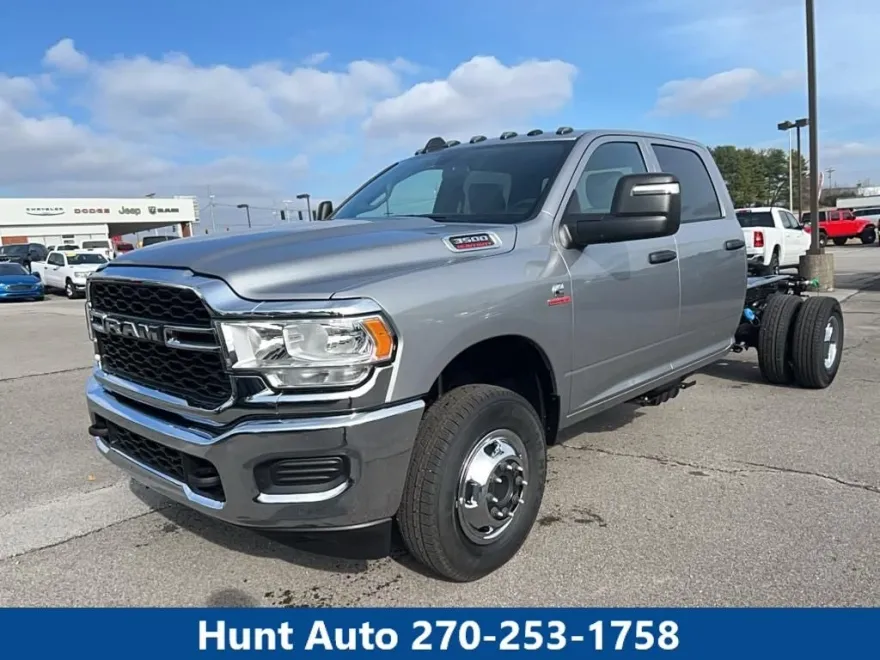 2024 Ram 3500 Tradesman photo 1