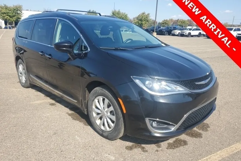 2018 Chrysler Pacifica Touring Plus photo 1