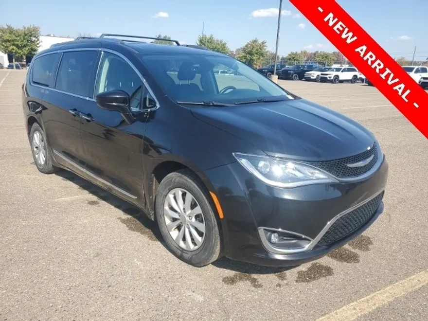 2018 Chrysler Pacifica Touring Plus photo 1