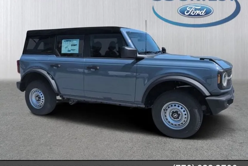 2025 Ford Bronco Base photo 1