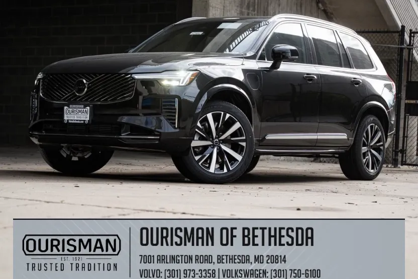 2025 Volvo XC90 T8 Core photo 1