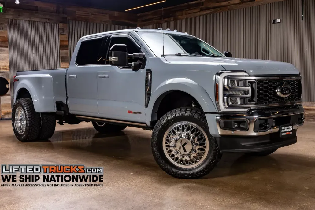 2024 Ford F-450 photo 1