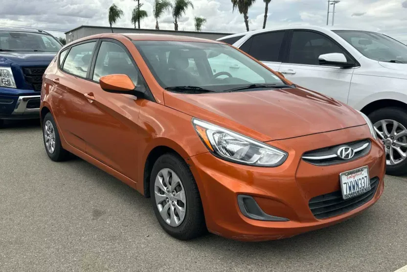 2017 Hyundai Accent SE photo 1