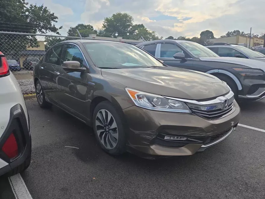 2017 Honda Accord Hybrid EX-L photo 1