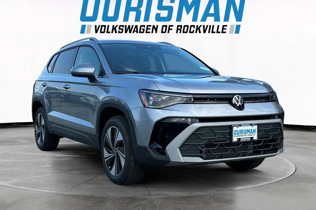 2025 Volkswagen Taos SE photo 1
