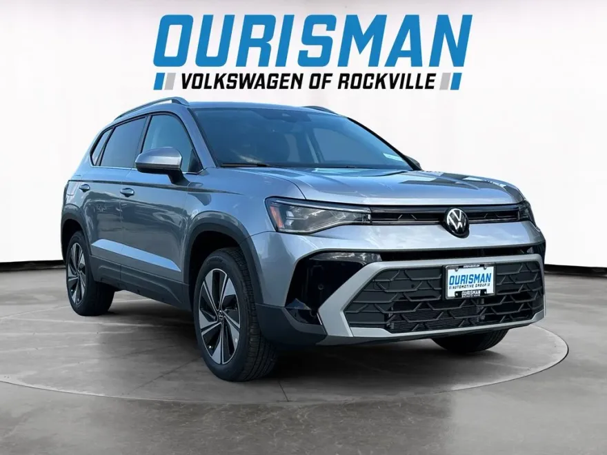 2025 Volkswagen Taos SE photo 1