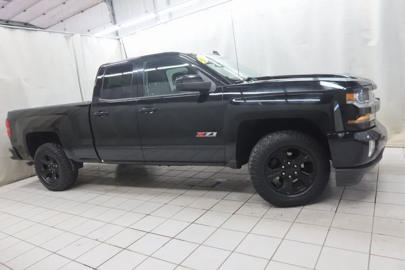 2018 Chevrolet Silverado 1500 LT photo 1