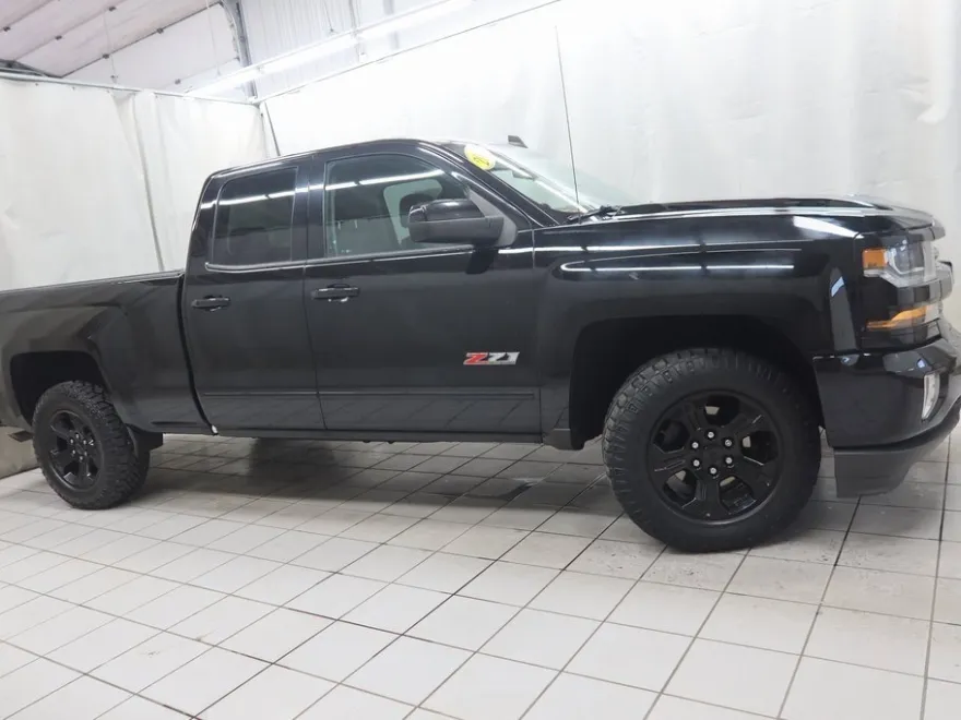 2018 Chevrolet Silverado 1500 LT photo 1