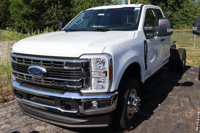 2025 Ford F-350 XL photo 1