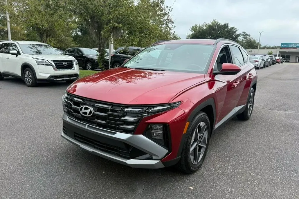 2025 Hyundai Tucson SEL photo 1