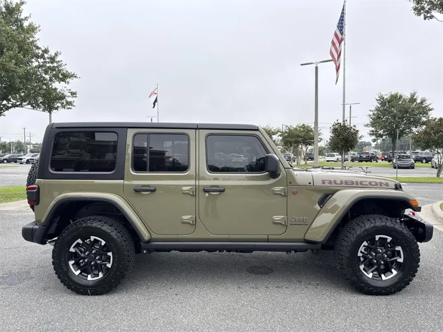 2025 Jeep Wrangler Rubicon photo 1