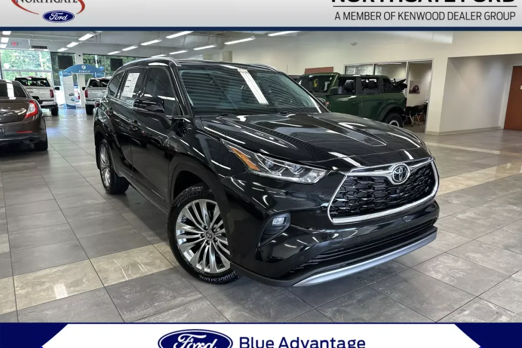 2024 Toyota Highlander Platinum photo 1