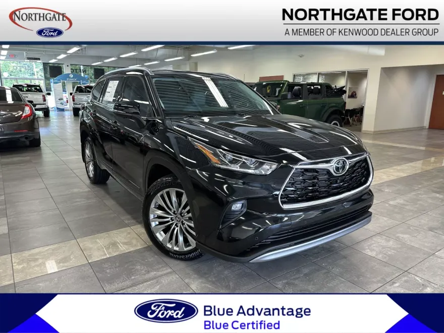 2024 Toyota Highlander Platinum photo 1