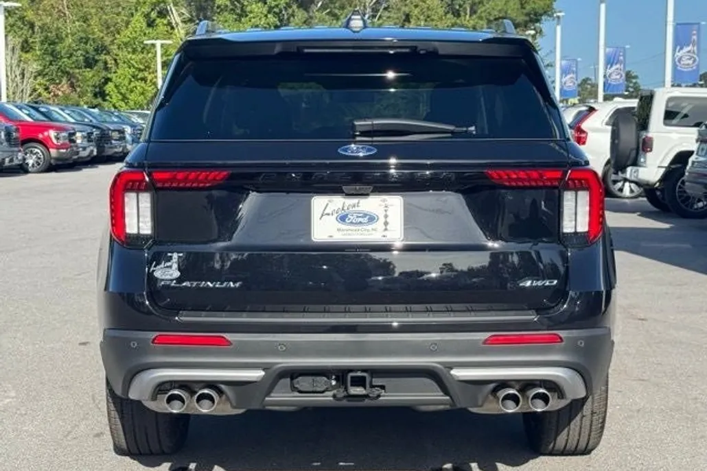 2025 Ford Explorer Platinum photo 1