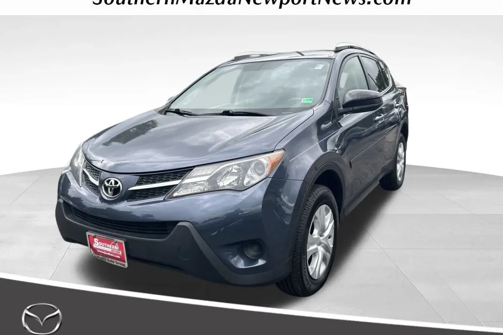 2013 Toyota RAV4 LE photo 1