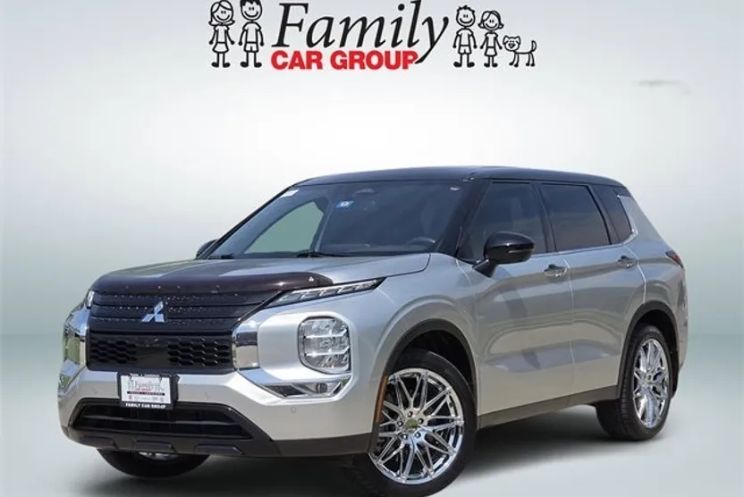 2023 Mitsubishi Outlander SEL Black Edition photo 1
